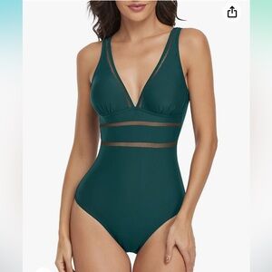 Amazon Jusfitsu deep v-nevk one piece, malachite green, medium